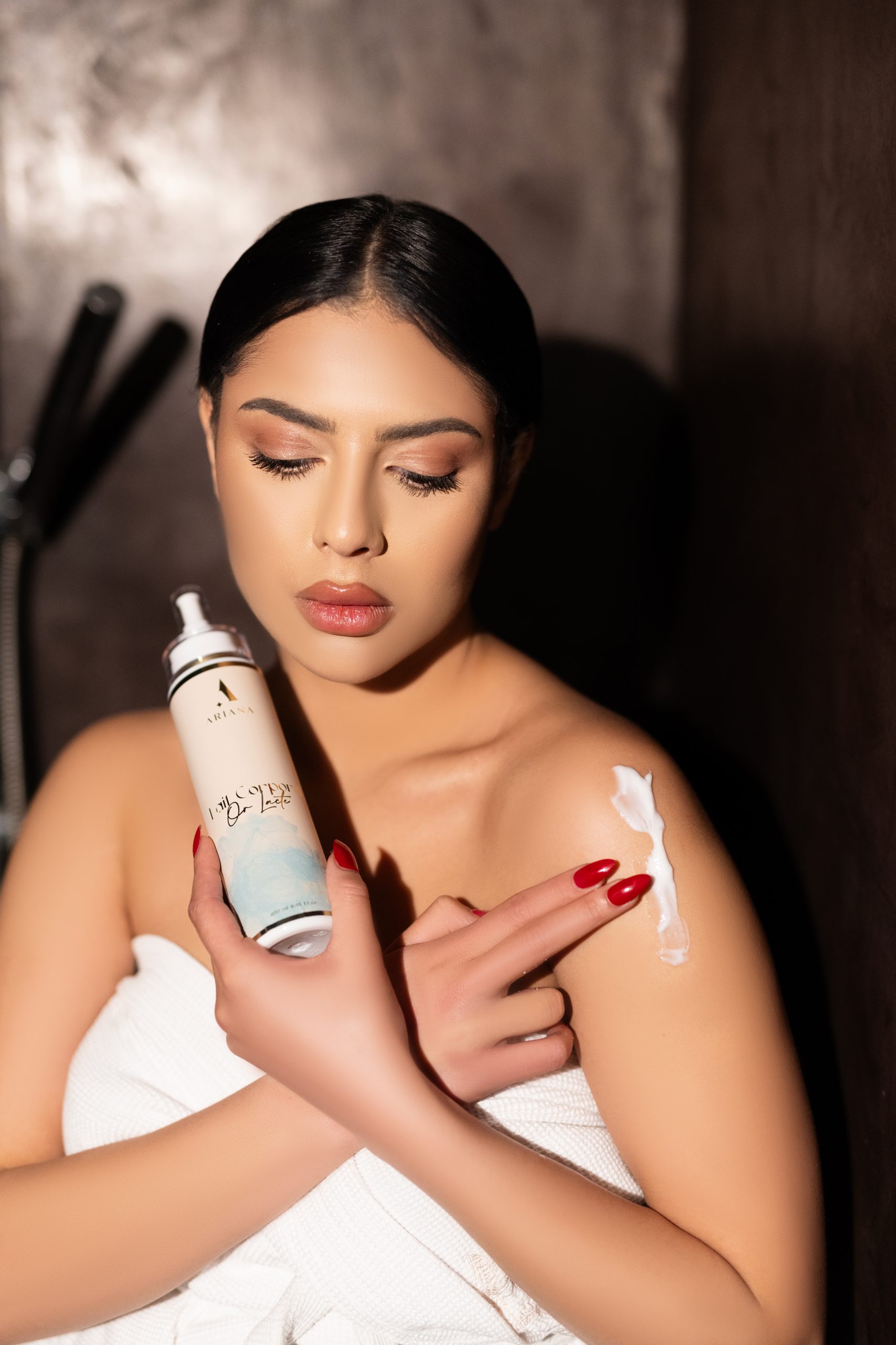 ARIANA Marque De Parfumeries Et Cosmetiques Ariana 3602